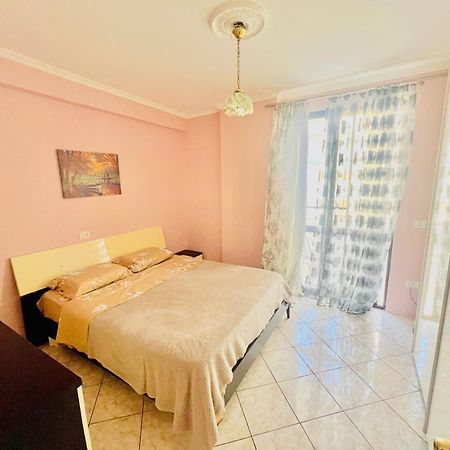 Lovely 3-Bedroom Rental Unit In Durres Ngoại thất bức ảnh