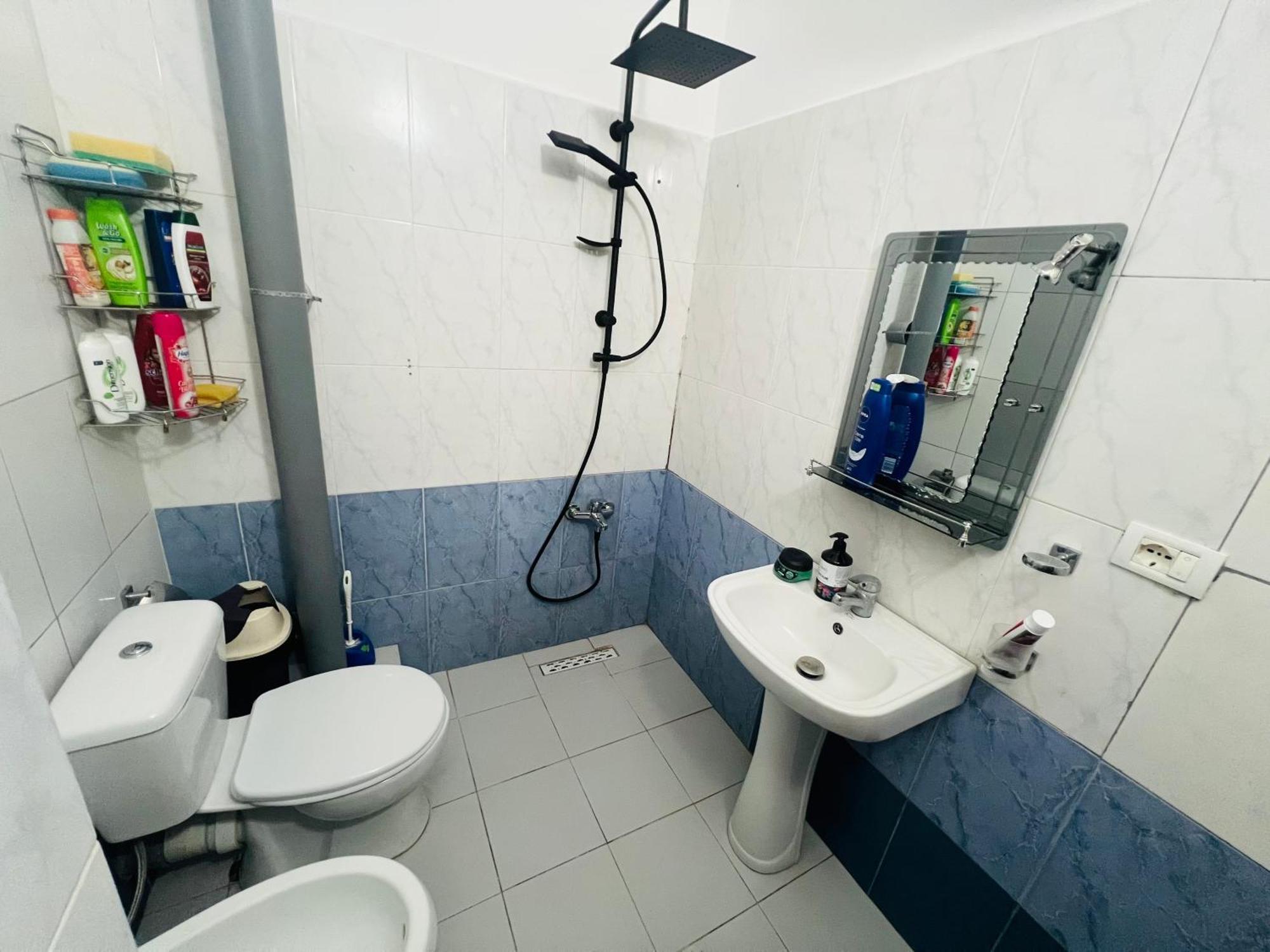 Lovely 3-Bedroom Rental Unit In Durres Ngoại thất bức ảnh