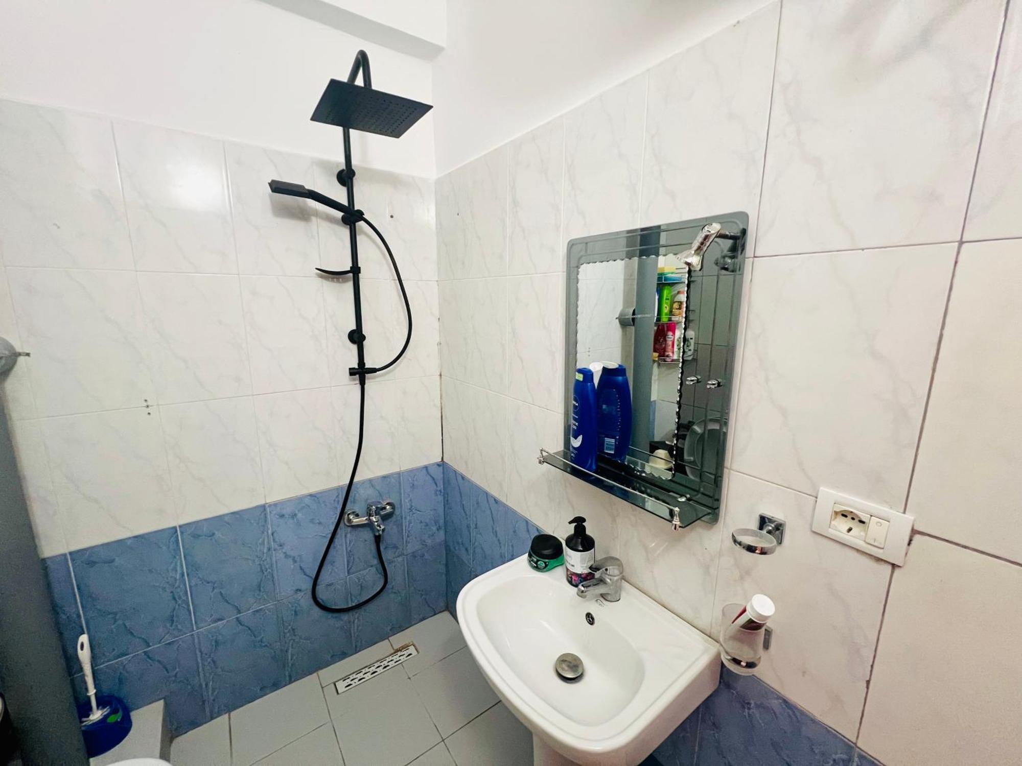 Lovely 3-Bedroom Rental Unit In Durres Ngoại thất bức ảnh
